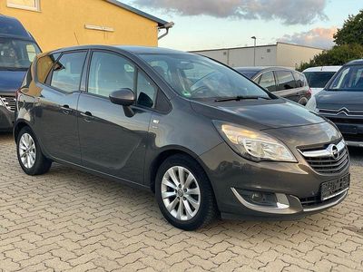 Grau Gebraucht 2016 Opel Meriva drive Van / Kleinbus | 6.200 € (Fairer Preis)