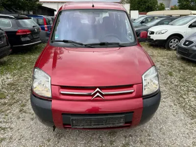 Gebraucht Citroën Berlingo 109 PS (80 kW) 2006 Rot Van / Kleinbus