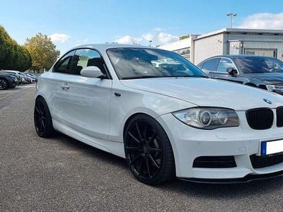 Weiß Gebraucht 2007 BMW 135 Coupé M Performance Coupé | 19.700 €