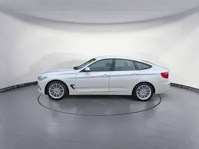 Gebraucht BMW 330 Gran Turismo Luxury Line 252 PS (185 kW) 2019 Weiß Limousine