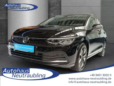 Gebraucht VW Golf VIII Move 110 PS (80 kW) 2024 (schwarz) deep black perleffekt Limousine