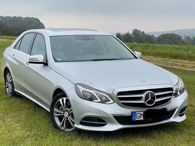 Silber Gebraucht 2014 Mercedes E400 Avantgarde Limousine | 21.900 €