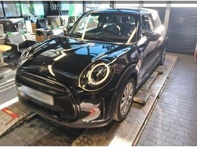Gebraucht Mini Cooper Essential 136 PS (100 kW) 2023 Schwarz Kleinwagen