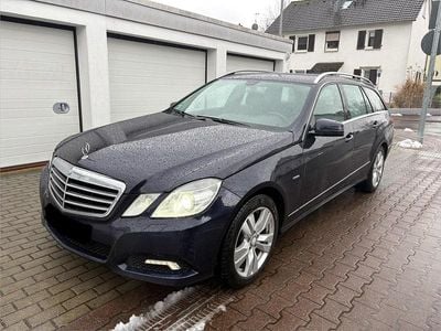 Gebraucht Mercedes E350 Avantgarde 231 PS (169 kW) 2010 Blau Kombi