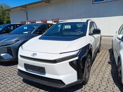Neu Toyota bZ4X 164 kW (224 PS) 2026 Weiß SUV