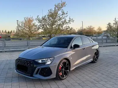 Gebraucht Audi RS3 Comfort 400 PS (294 kW) 2024 Grau Limousine