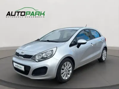 Gebraucht Kia Rio Edition 7 86 PS (63 kW) 2013 Silber Limousine