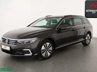 Gebraucht VW Passat GTE 218 PS (160 kW) 2022 Mangangrau Kombi