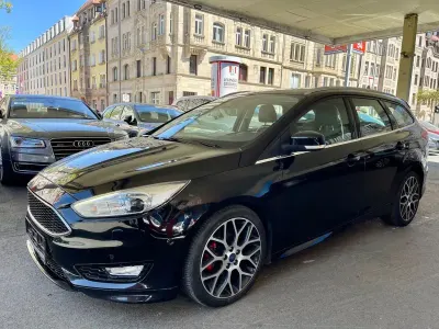 Usata Ford Focus ST-Line 120 CV (88 kW) 2016 Nero Berlina