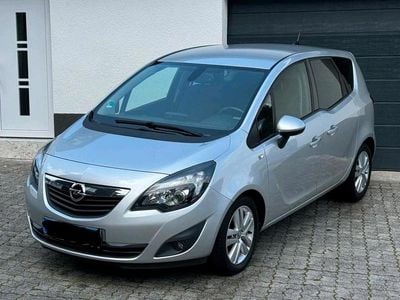 Second-hand Opel Meriva Edition 101 CP (74 kW) 2010 Argintiu Monovolum