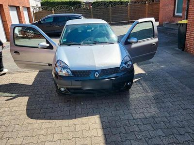 Usata Renault Clio II 75 CV (55 kW) 2005 Argento Utilitaria