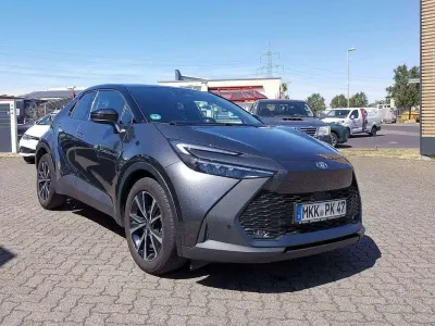 Gebraucht Toyota C-HR Team 197 PS (144 kW) 2023 Grey metallic (1g3)/ black (20 SUV