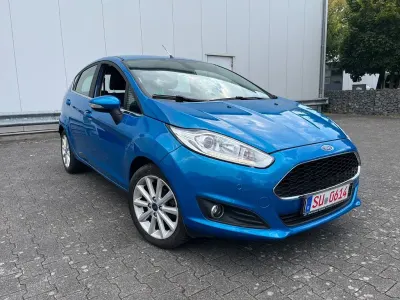 Gebraucht Ford Fiesta Titanium 82 PS (60 kW) 2016 Blau Kleinwagen
