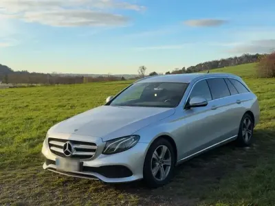 Gebraucht Mercedes E220 194 PS (142 kW) 2018 Silber Kombi