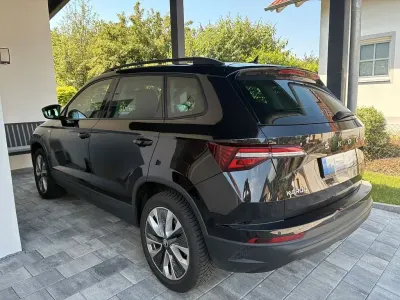 Gebraucht Skoda Karoq Tour 150 PS (110 kW) 2023 Schwarz SUV