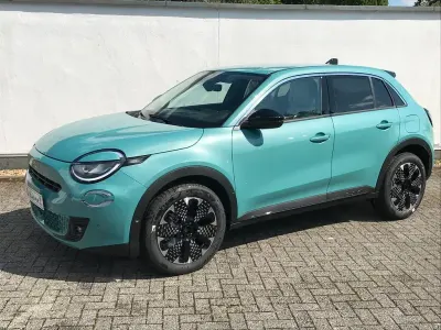 Neu Fiat 600 Business 110 PS (80 kW) 2026 Schwarz SUV