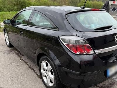 Second-hand Opel Astra GTC 114 CP (83 kW) 2008 Negru Coupe