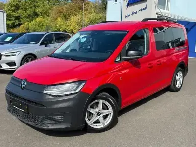 Gebraucht VW Caddy Maxi California 122 PS (89 kW) 2022 Kirschrot Van / Kleinbus
