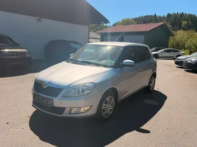 Gebraucht Skoda Fabia Ambition 86 PS (63 kW) 2014 Silber Limousine