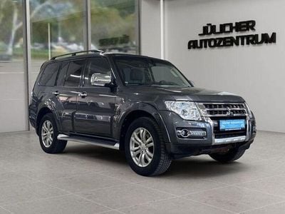 Usata Mitsubishi Pajero Instyle 200 CV (147 kW) 2015 Grigio SUV
