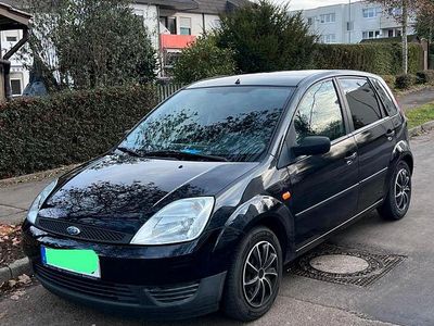 Schwarz Gebraucht 2002 Ford Fiesta Kleinwagen | 1.600 € (Etwas zu teuer)
