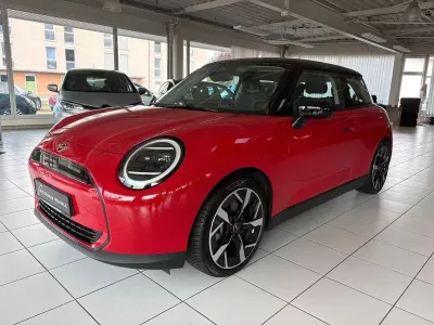 Gebraucht Mini Cooper 135 kW (184 PS) 2024 Rot Kleinwagen