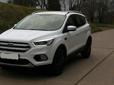 Weiß Gebraucht 2019 Ford Kuga SUV | 12.600 € (Guter Preis)