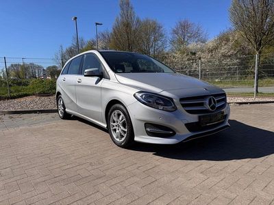 Usata Mercedes B180 Urban 122 CV (89 kW) 2018 Argento Monovolume