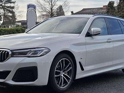 Gebraucht BMW 530 M Sport 286 PS (210 kW) 2021 Alpinweiss iii Kombi