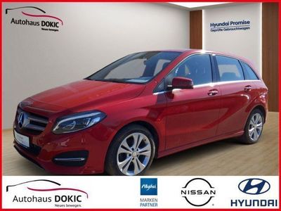Gebraucht Mercedes B200 Urban 156 PS (114 kW) 2016 Rot Van / Kleinbus