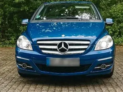 Gebraucht Mercedes B200 136 PS (100 kW) 2009 Blau Van / Kleinbus