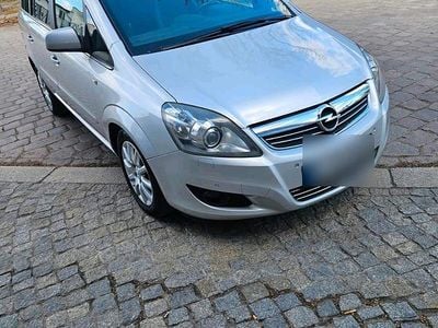Usata Opel Zafira 110 CV (80 kW) 2010 Argento Monovolume