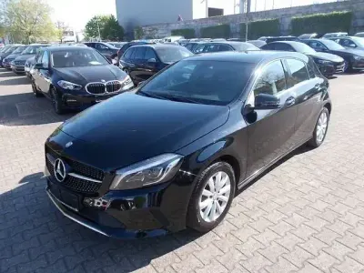 Gebraucht Mercedes A180 Style 122 PS (89 kW) 2016 Nachtschwarz Kleinwagen