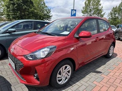 Neu Hyundai i10 Comfort 79 PS (58 kW) 2025 Rot Kleinwagen