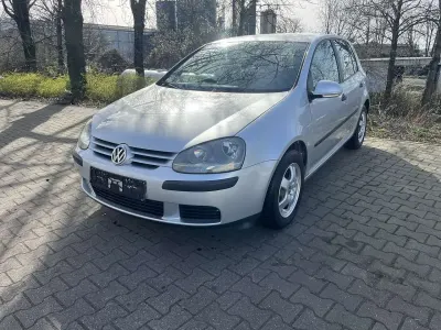 Gebraucht VW Golf IV Trendline 75 PS (55 kW) 2003 Silber Kleinwagen