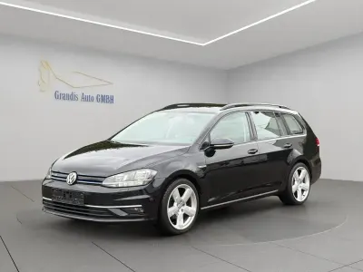 Gebraucht VW Golf VII Comfortline 131 PS (96 kW) 2018 Schwarz Kombi