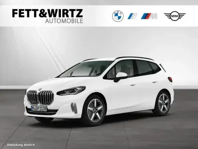 Gebraucht BMW 220 Active Tourer Sport Line 170 PS (125 kW) 2025 Alpinweiss Van / Kleinbus
