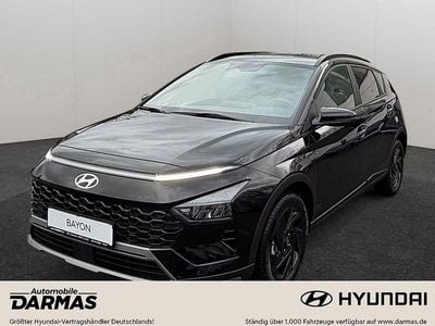 Neu Hyundai Bayon Blackline 90 PS (66 kW) 2025 Grün SUV