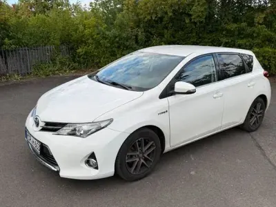 Gebraucht Toyota Auris Hybrid Comfort 136 PS (100 kW) 2014 Schwarz Limousine