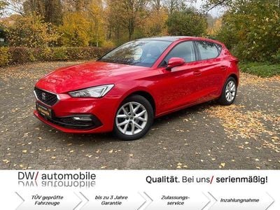 Begagnad Seat Leon Style 131 HK (96 kW) 2021 Röd Sedan