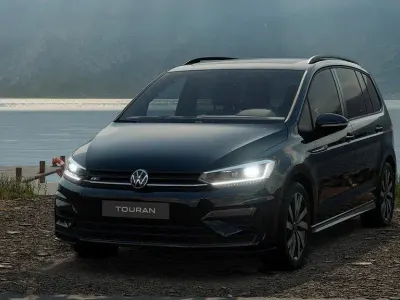 Gebraucht VW Touran Highline 150 PS (110 kW) 2025 Schwarz Van / Kleinbus