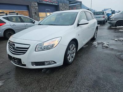 Gebraucht Opel Insignia Sport 131 PS (96 kW) 2012 Weiß Kombi