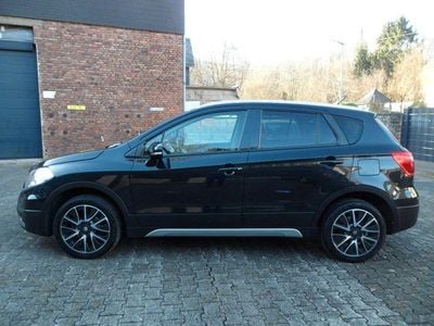 Grau Gebraucht 2013 Suzuki SX4 S-Cross Comfort Limousine | 8.500 € (Fairer Preis)