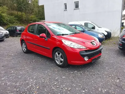 Gebraucht Peugeot 207 Urban Move 73 PS (53 kW) 2009 Rot Kleinwagen
