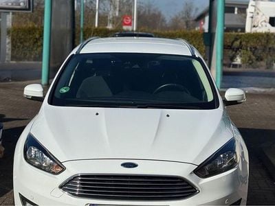 Usata Ford Focus Titanium 125 CV (91 kW) 2016 Bianco Station wagon