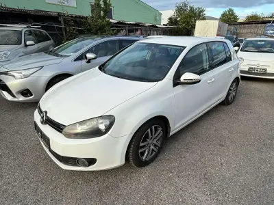 Gebraucht VW Golf VI 90 PS (66 kW) 2010 Weiß Kleinwagen