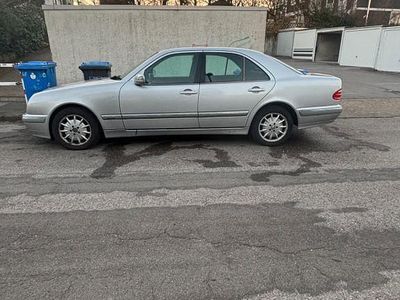 Mercedes E240