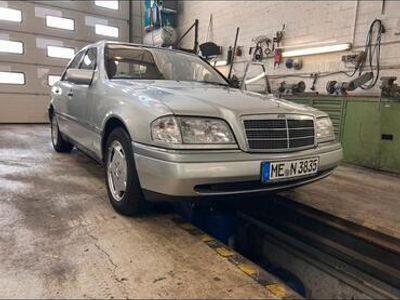 Mercedes C180
