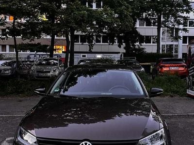 Second-hand VW Jetta Highline 122 CP (89 kW) 2012 Berlinǎ