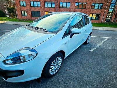Gebraucht Fiat Punto 77 PS (56 kW) 2010 Weiß Kleinwagen